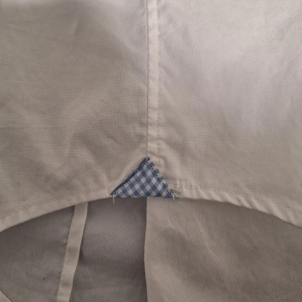 A Banana Republic long sleeve button-down men's shirt. It's a size XL. EUC